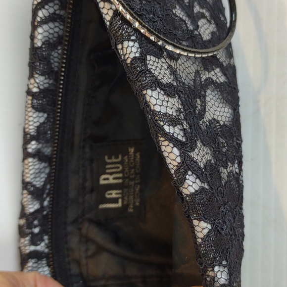 La Rue Black Floral Lace Over Silver Satin Sparkling Bangle Zip Wristlet/Clutch - Picture 4 of 14